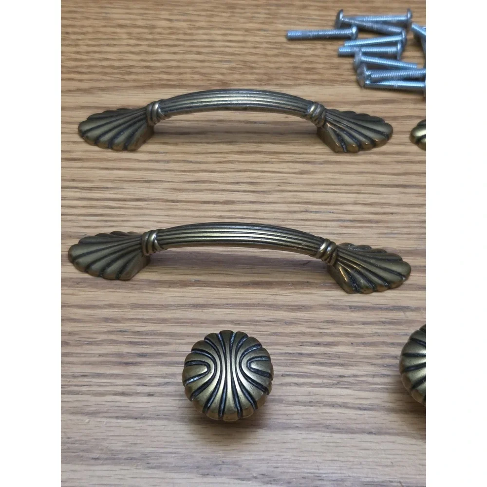 Amerock Vintage Natural Elegance Shell Cabinet Pulls/ Drawer Knobs /Handles Lot